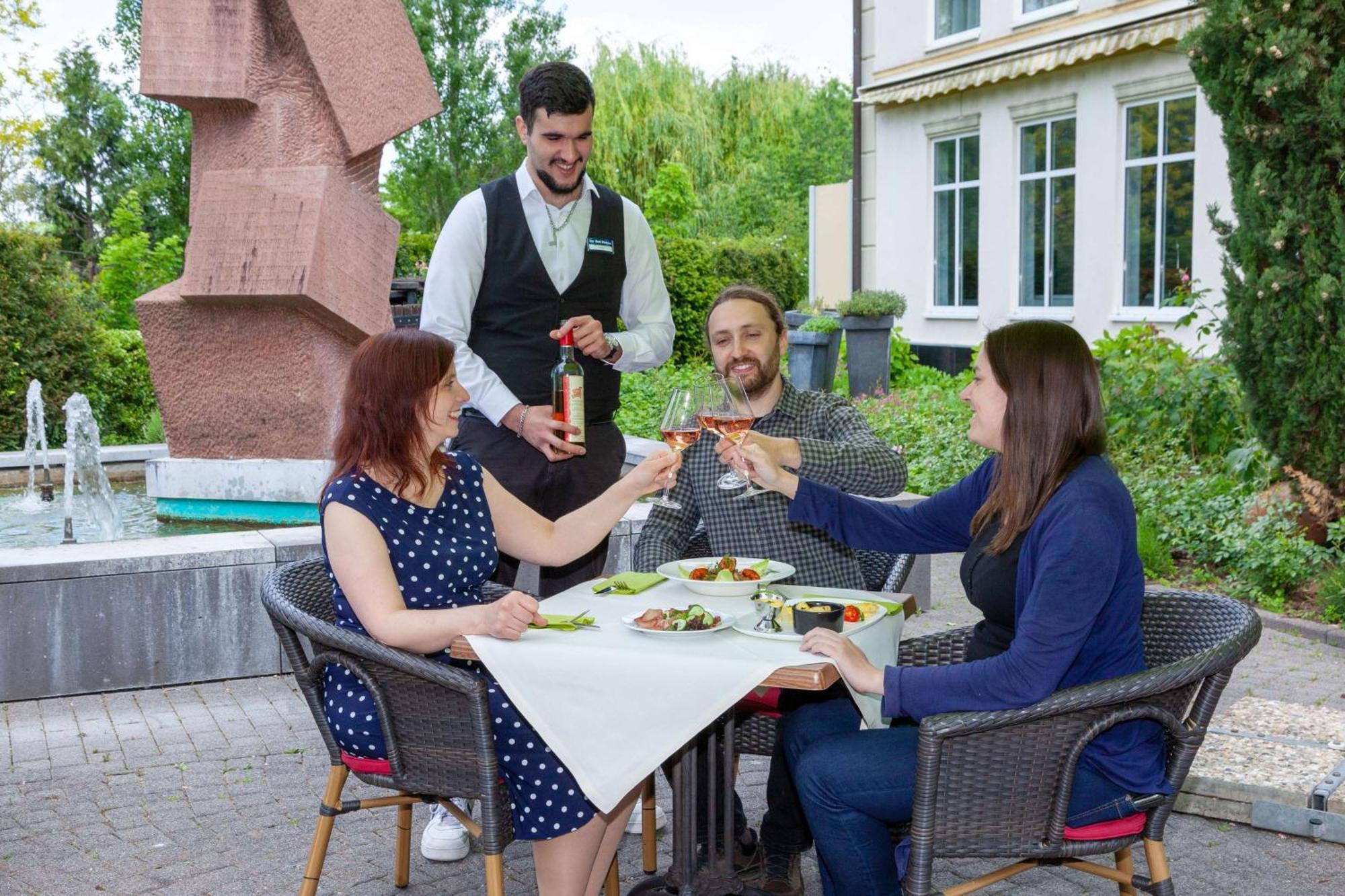 Best Western Wein- Und Parkhotel ニーアシュタイン エクステリア 写真